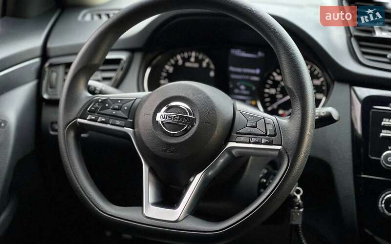 Внедорожник / Кроссовер Nissan Rogue 2016 в Ивано-Франковске