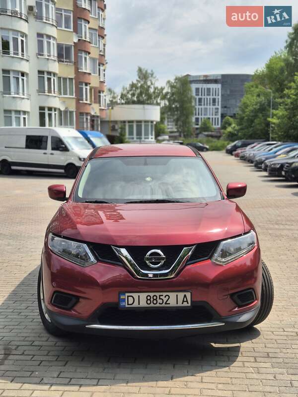 Позашляховик / Кросовер Nissan Rogue 2016 в Львові