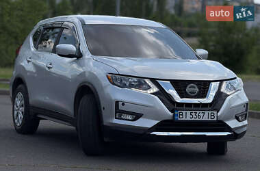 Внедорожник / Кроссовер Nissan Rogue 2017 в 