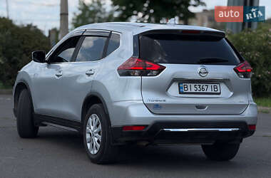 Внедорожник / Кроссовер Nissan Rogue 2017 в 