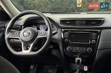 Внедорожник / Кроссовер Nissan Rogue 2017 в 