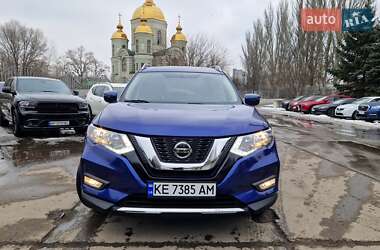 Внедорожник / Кроссовер Nissan Rogue 2018 в 