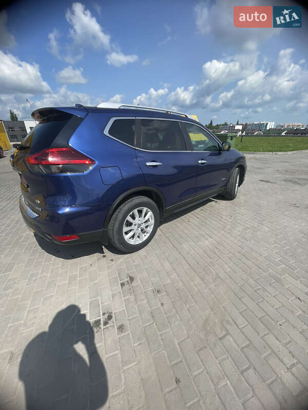 Позашляховик / Кросовер Nissan Rogue 2017 в Рівному
