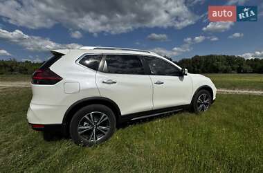 Внедорожник / Кроссовер Nissan Rogue 2019 в 