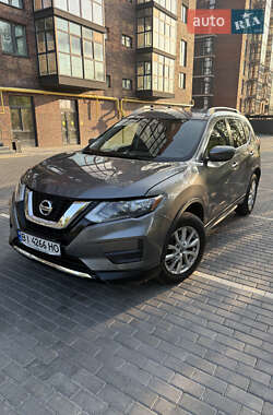 Внедорожник / Кроссовер Nissan Rogue 2016 в 