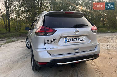 Внедорожник / Кроссовер Nissan Rogue 2017 в 