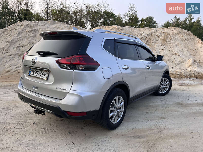 Позашляховик / Кросовер Nissan Rogue 2017 в Славуті