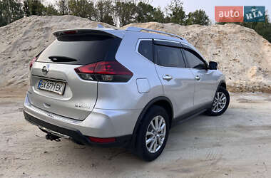 Внедорожник / Кроссовер Nissan Rogue 2017 в 