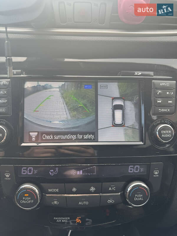 Позашляховик / Кросовер Nissan Rogue 2015 в Рівному