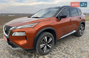 Внедорожник / Кроссовер Nissan Rogue 2021 в Ровно