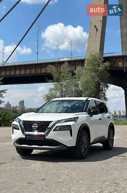Внедорожник / Кроссовер Nissan Rogue 2023 в Киеве