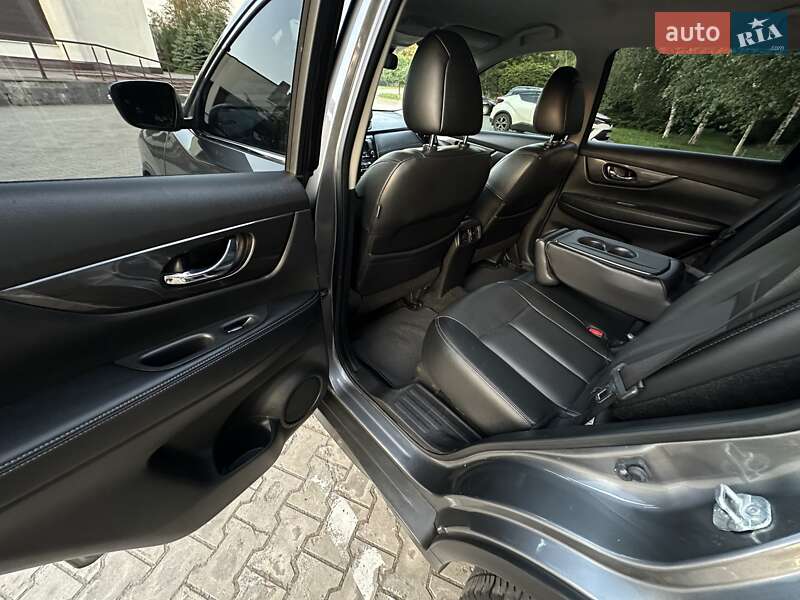Позашляховик / Кросовер Nissan Rogue 2019 в Павлограді