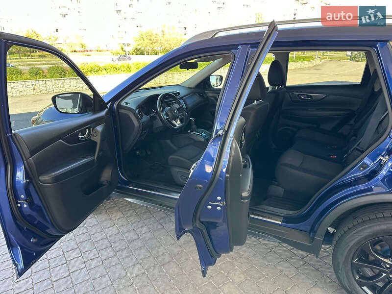 Позашляховик / Кросовер Nissan Rogue 2018 в Запоріжжі