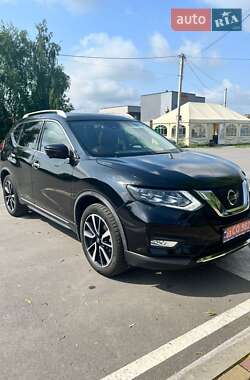 Внедорожник / Кроссовер Nissan Rogue 2018 в 