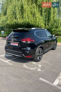 Внедорожник / Кроссовер Nissan Rogue 2018 в 