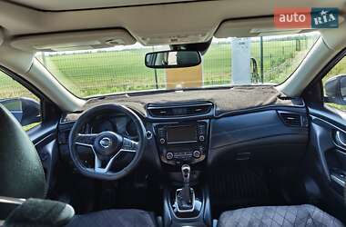 Внедорожник / Кроссовер Nissan Rogue 2018 в 
