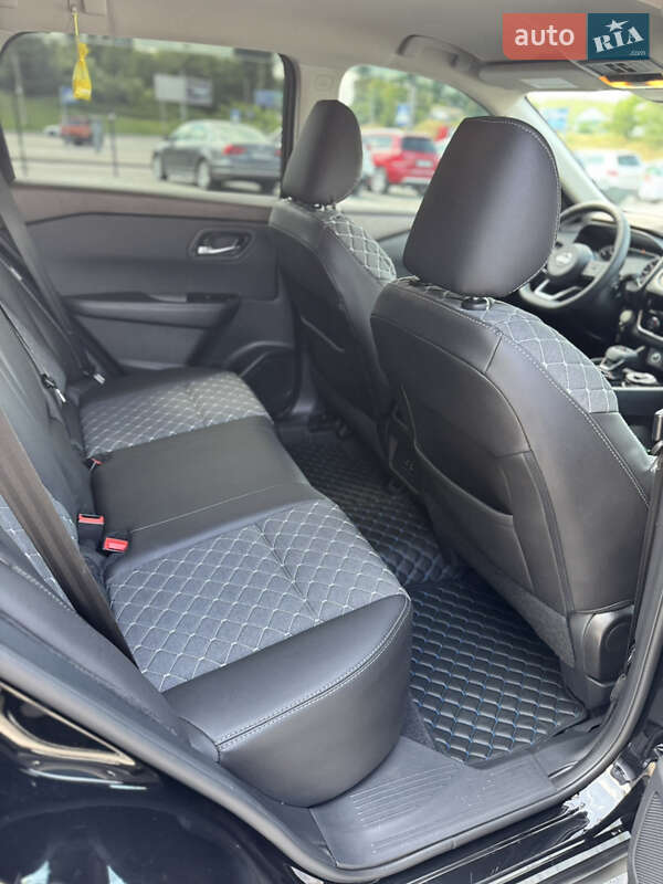 Внедорожник / Кроссовер Nissan Rogue 2021 в Киеве