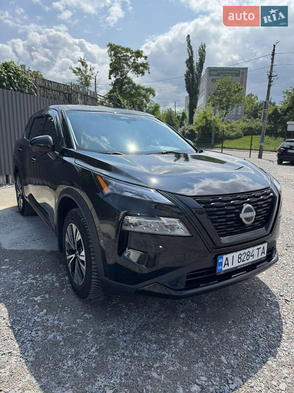 Внедорожник / Кроссовер Nissan Rogue 2021 в Киеве