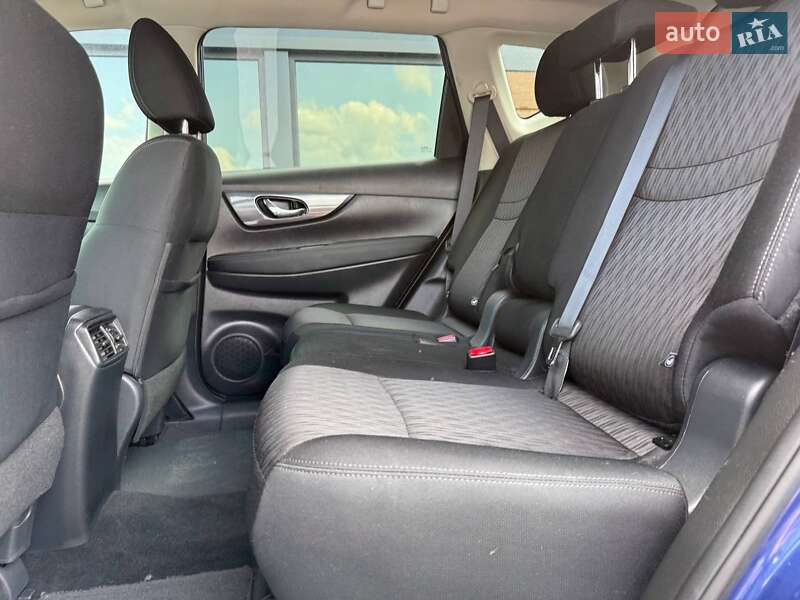 Позашляховик / Кросовер Nissan Rogue 2017 в Рівному