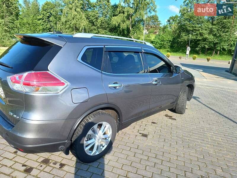 Позашляховик / Кросовер Nissan Rogue 2016 в Долині