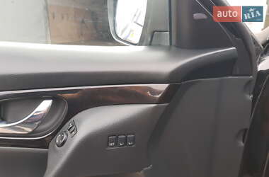 Внедорожник / Кроссовер Nissan Rogue 2019 в 
