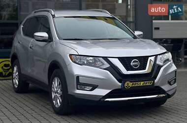 Позашляховик / Кросовер Nissan Rogue 2017 в Івано-Франківську