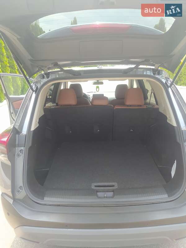 Внедорожник / Кроссовер Nissan Rogue 2021 в Киеве