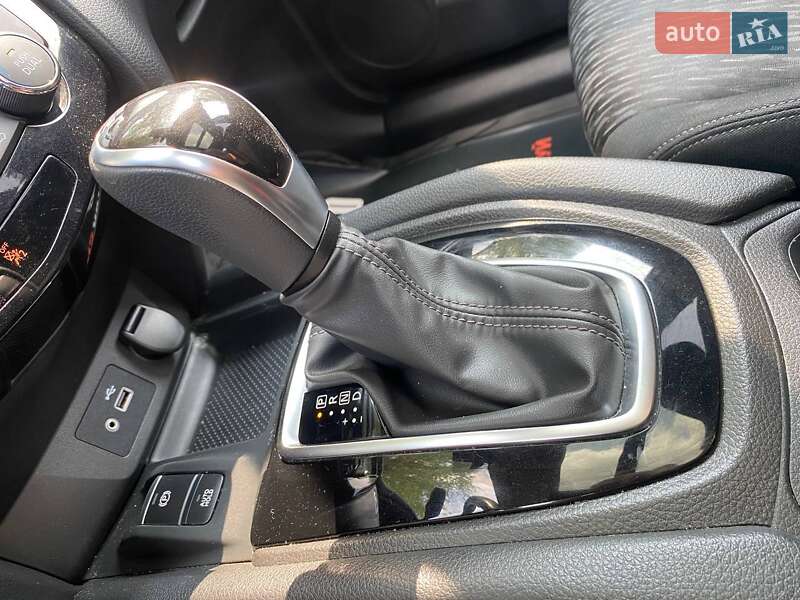 Внедорожник / Кроссовер Nissan Rogue 2018 в Хмельницком