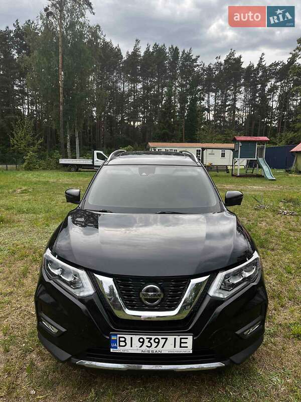 Позашляховик / Кросовер Nissan Rogue 2018 в Полтаві