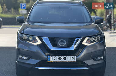 Внедорожник / Кроссовер Nissan Rogue 2017 в 