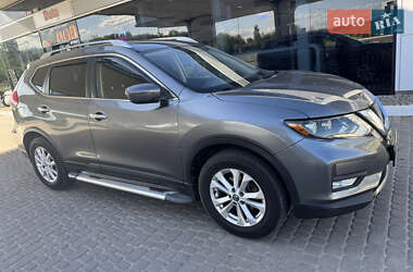 Внедорожник / Кроссовер Nissan Rogue 2017 в 