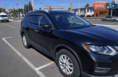Позашляховик / Кросовер Nissan Rogue 2017 в 