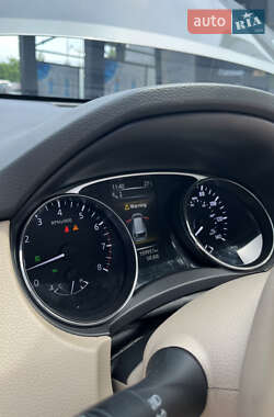 Позашляховик / Кросовер Nissan Rogue 2014 в 