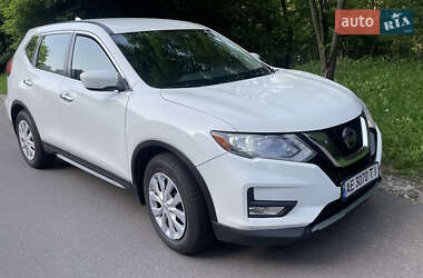 Внедорожник / Кроссовер Nissan Rogue 2017 в Киеве