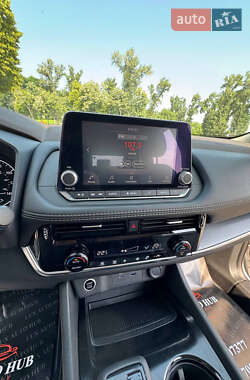 Внедорожник / Кроссовер Nissan Rogue 2021 в 