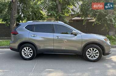 Внедорожник / Кроссовер Nissan Rogue 2018 в 
