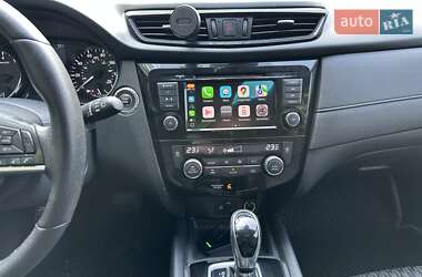Внедорожник / Кроссовер Nissan Rogue 2018 в 