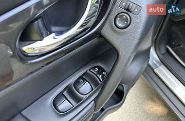 Внедорожник / Кроссовер Nissan Rogue 2018 в 
