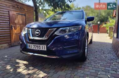 Внедорожник / Кроссовер Nissan Rogue 2016 в Черкассах