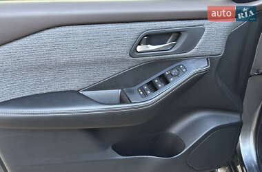 Внедорожник / Кроссовер Nissan Rogue 2023 в 