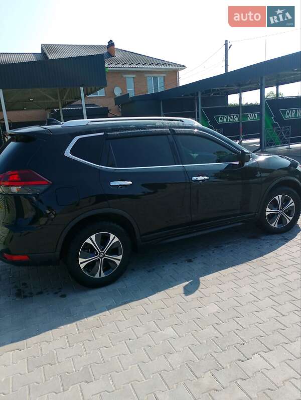 Позашляховик / Кросовер Nissan Rogue 2018 в Таращі