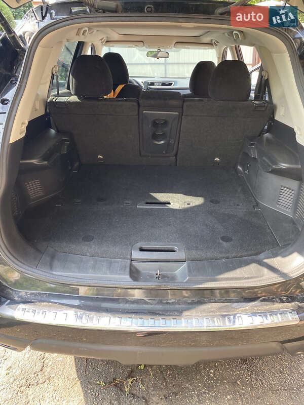 Позашляховик / Кросовер Nissan Rogue 2016 в Полтаві