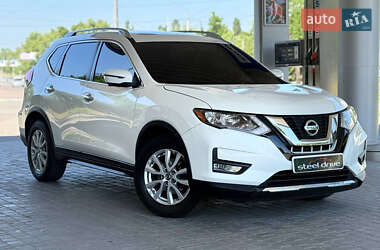 Позашляховик / Кросовер Nissan Rogue 2016 в Миколаєві
