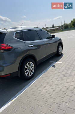 Внедорожник / Кроссовер Nissan Rogue 2016 в 