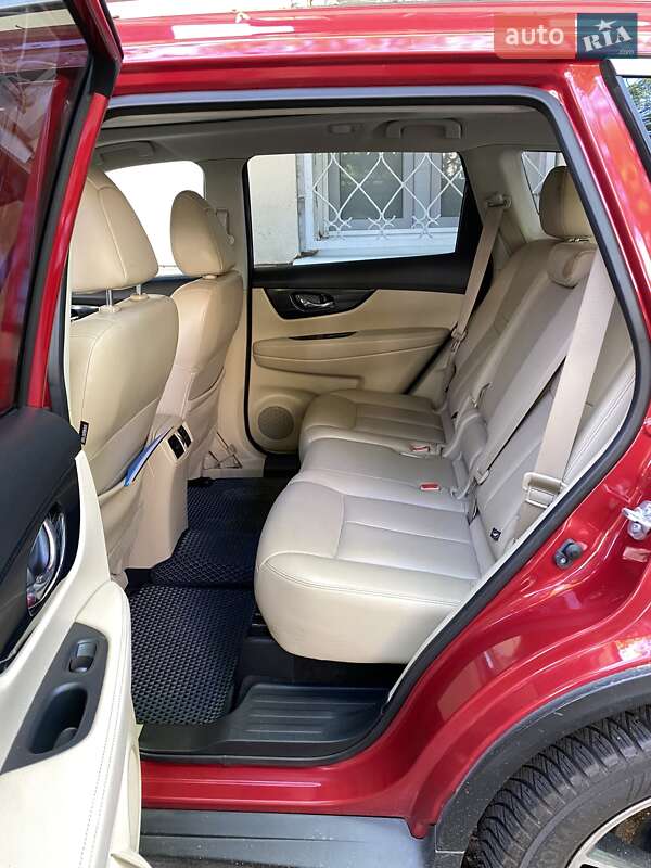 Внедорожник / Кроссовер Nissan Rogue 2017 в Одессе