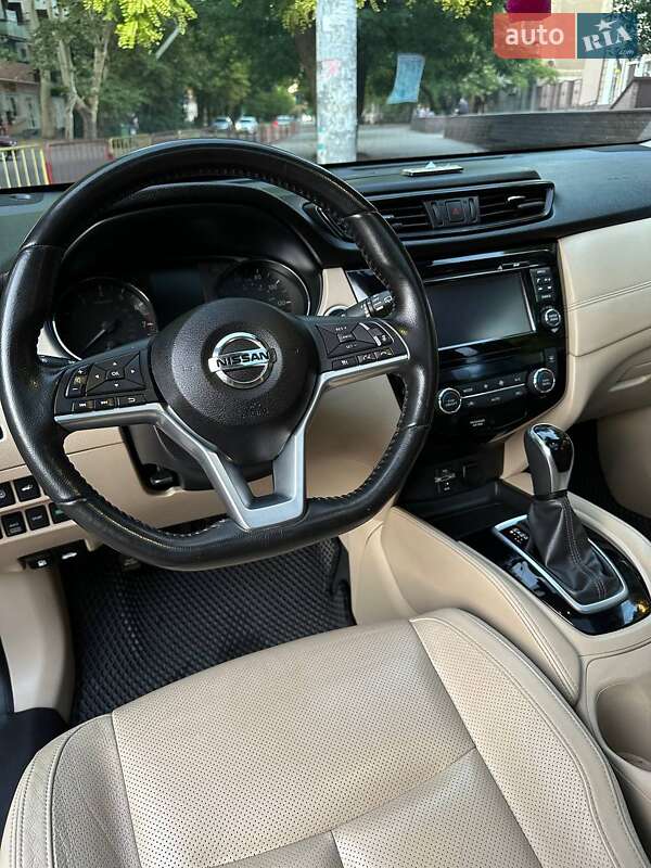 Внедорожник / Кроссовер Nissan Rogue 2017 в Одессе