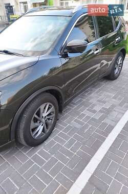 Внедорожник / Кроссовер Nissan Rogue 2016 в 