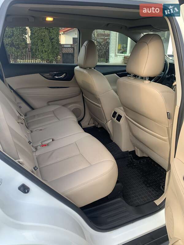Позашляховик / Кросовер Nissan Rogue 2017 в Білій Церкві