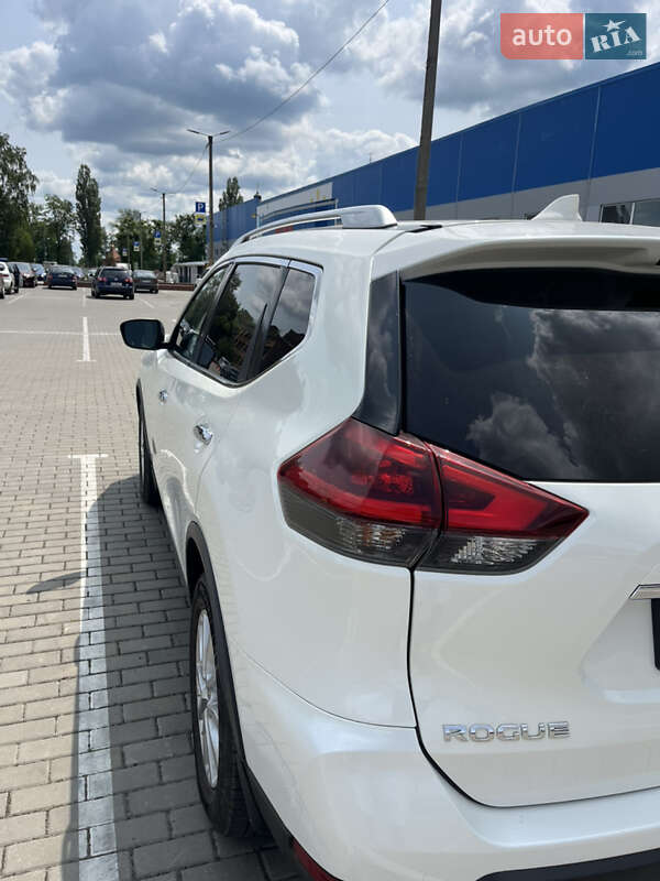 Позашляховик / Кросовер Nissan Rogue 2018 в Ромнах