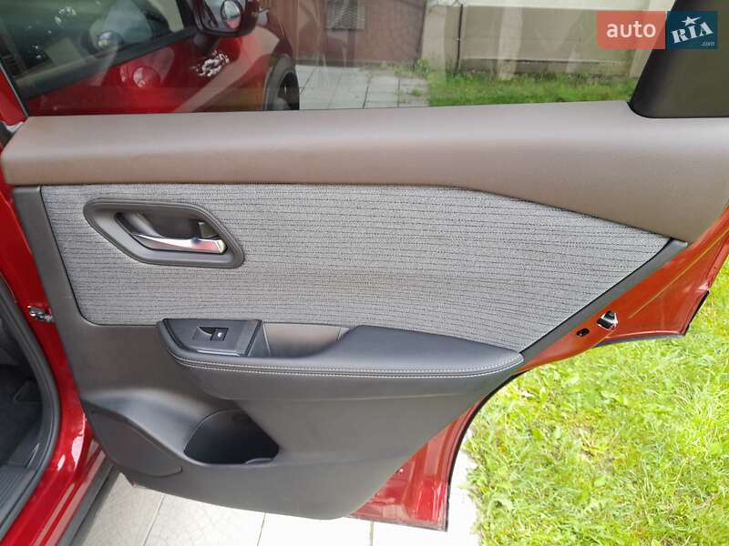 Позашляховик / Кросовер Nissan Rogue 2022 в Чернігові